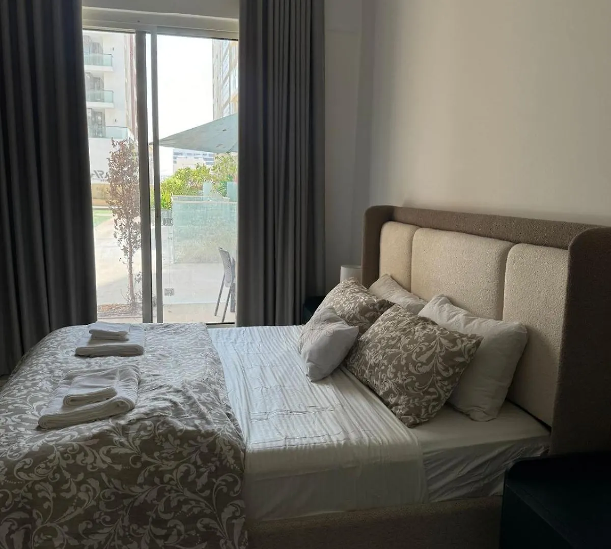 Fully Equipped Studio Prime Location With Pool & Gym Dubai Apartment