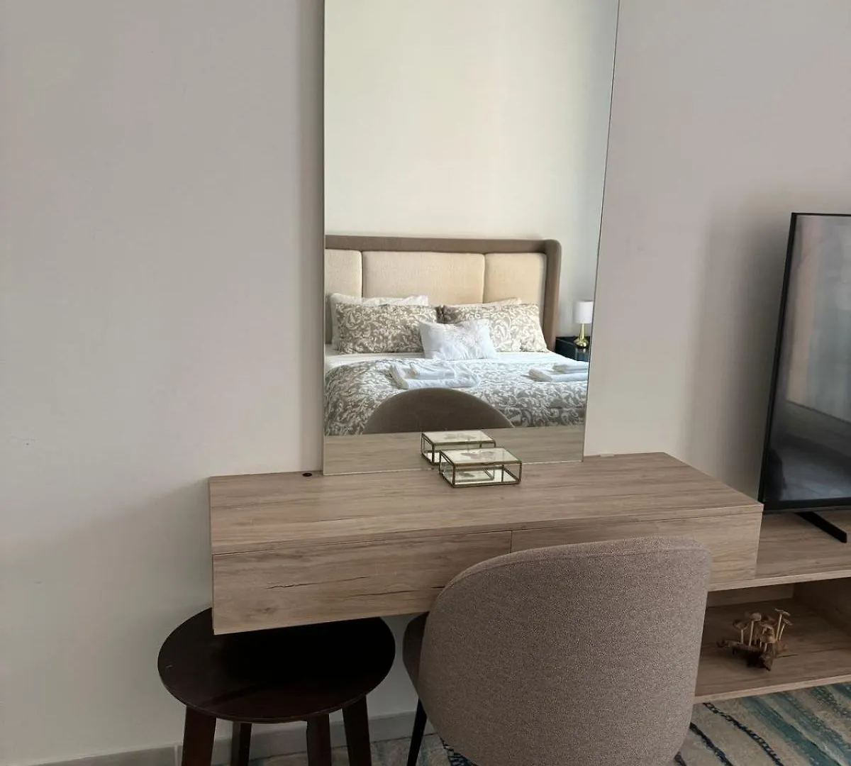 Apartment Fully Equipped Studio Prime Location With Pool & Gym Dubai