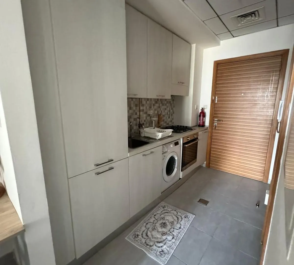 Fully Equipped Studio Prime Location With Pool & Gym Dubai 0*,  United Arab Emirates