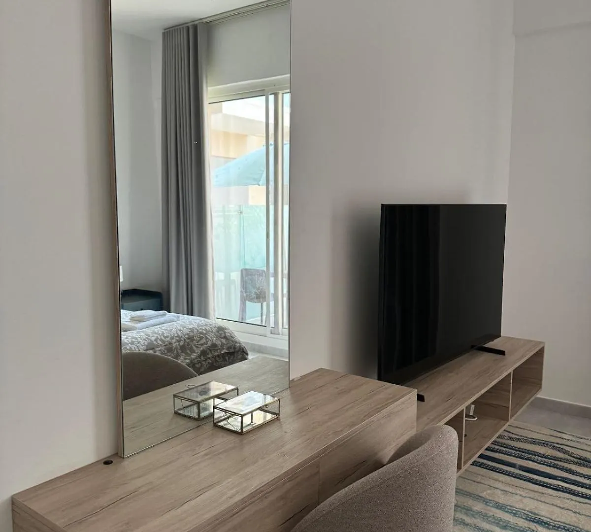 Apartment Fully Equipped Studio Prime Location With Pool & Gym Dubai United Arab Emirates