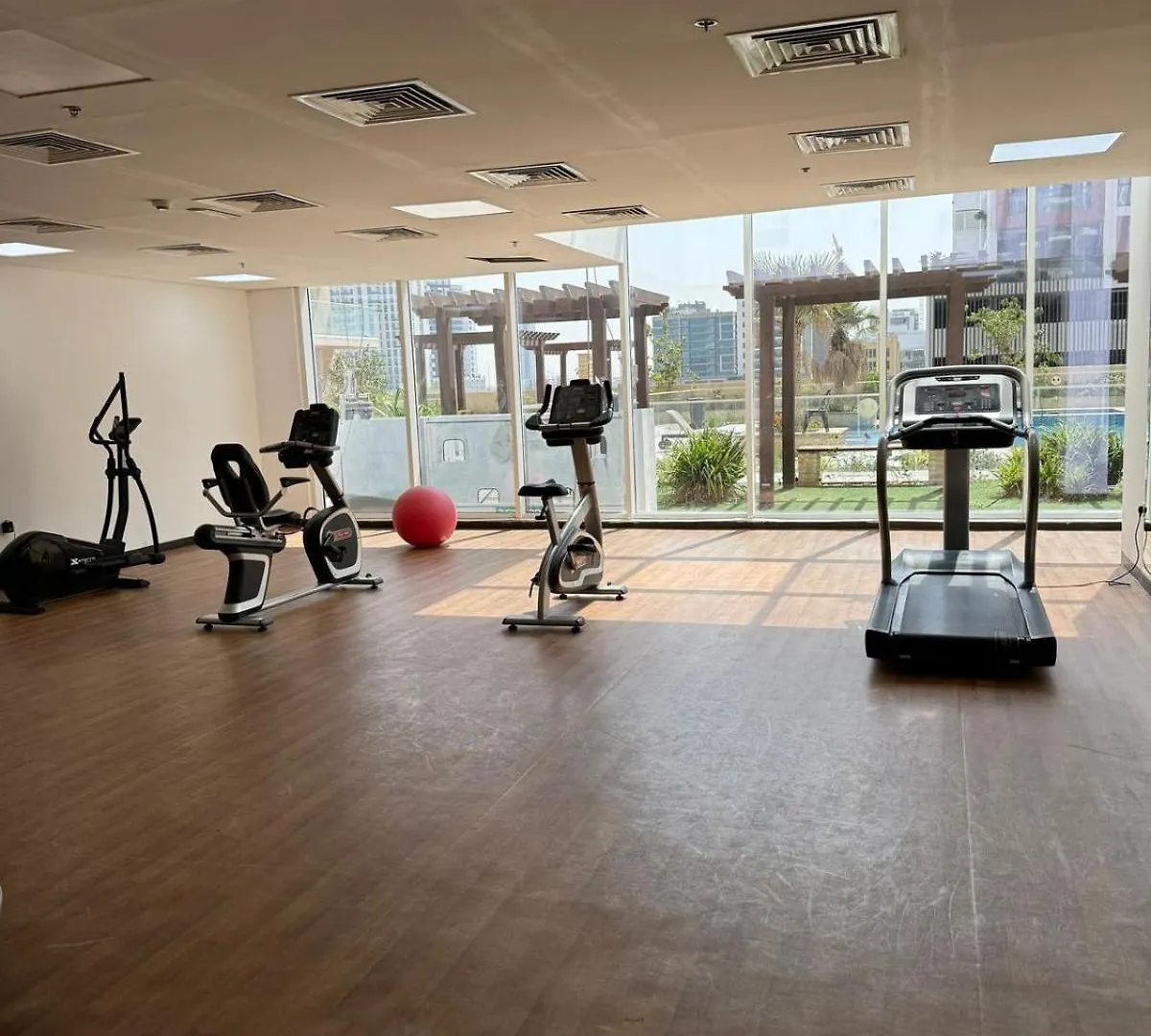 Fully Equipped Studio Prime Location With Pool & Gym Dubai